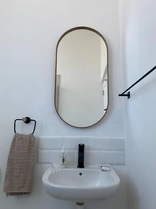 Beachside Studio Apartment On Surfers Corner Cape Town