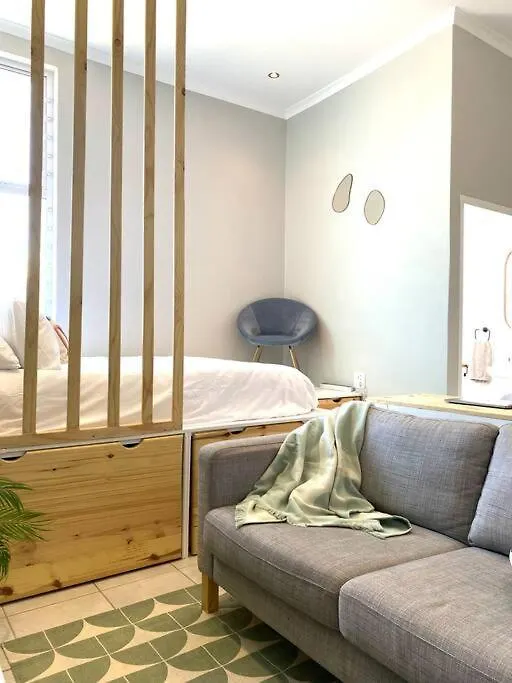 Beachside Studio Apartment On Surfers Corner Cape Town