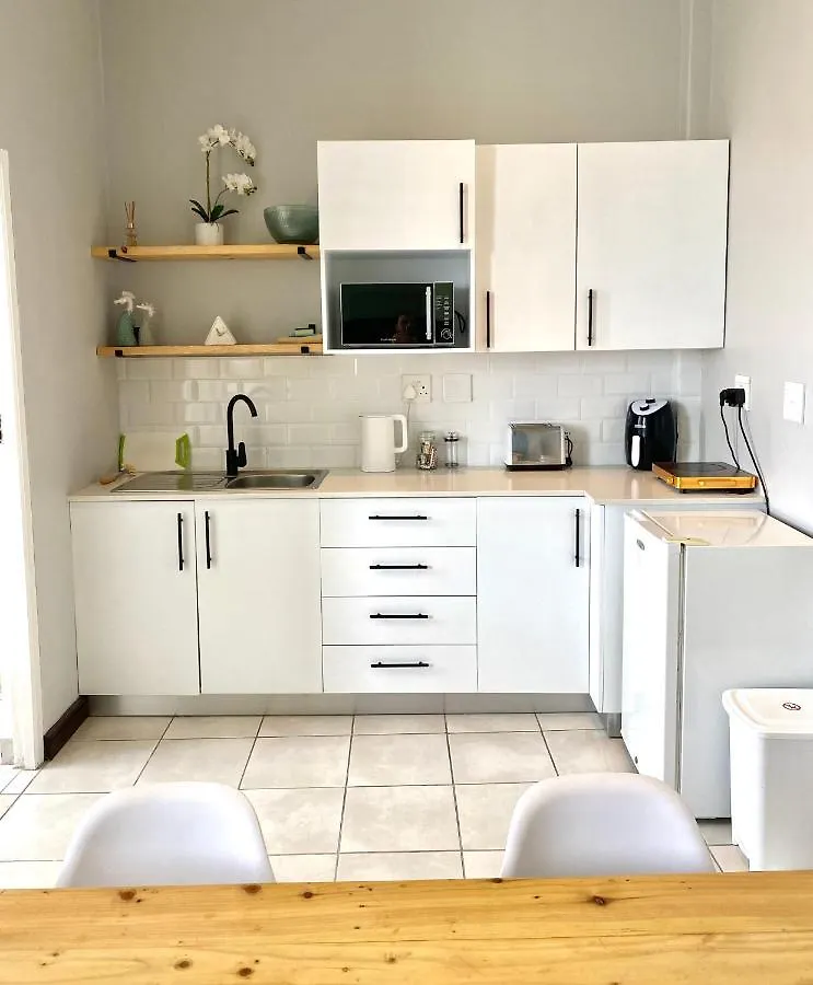 Beachside Studio Apartment On Surfers Corner Cape Town